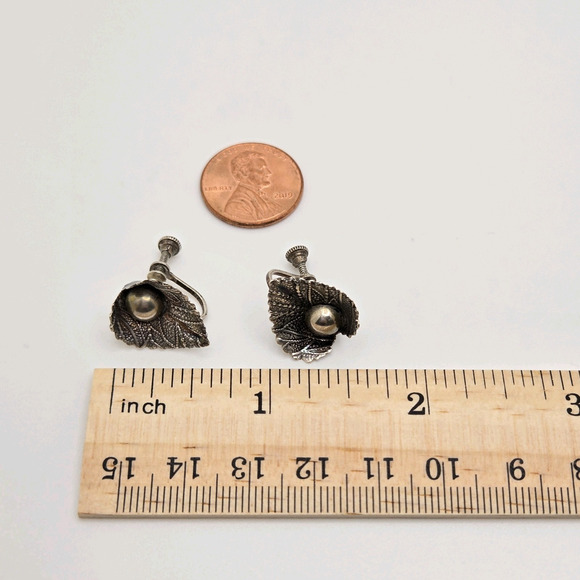 Vintage Sterling Silver Earrings Textured Leaf Screwbacks Classic Estate Retro - Picture 5 of 12